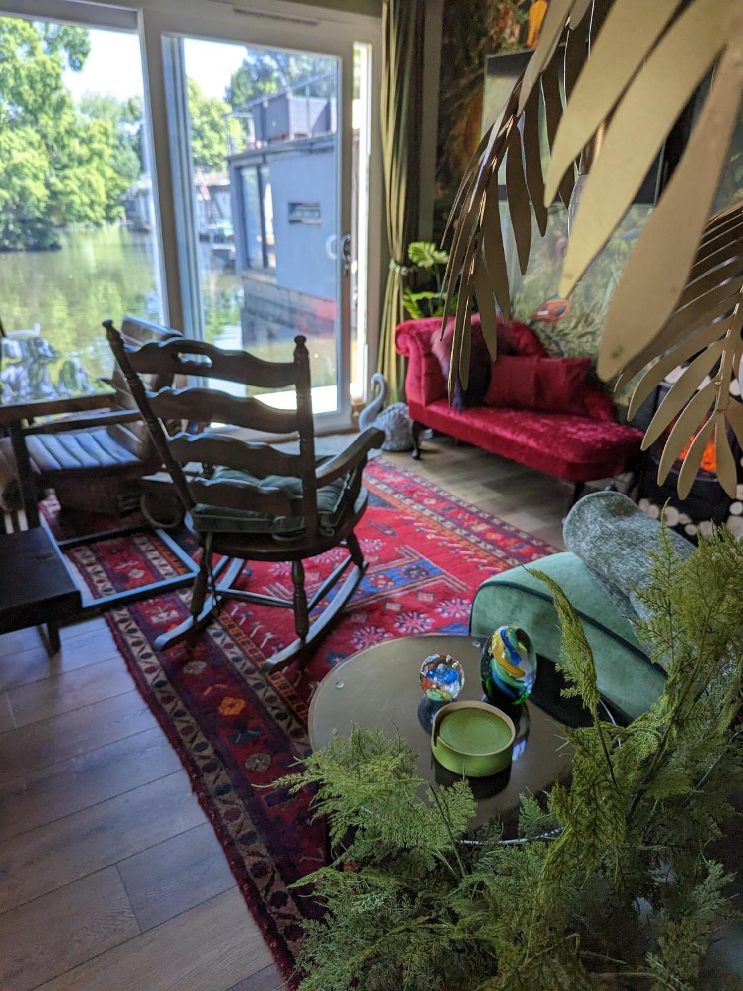 Tulana Taggs - Floating Home On Idyllic Island Hampton Hill 外观 照片